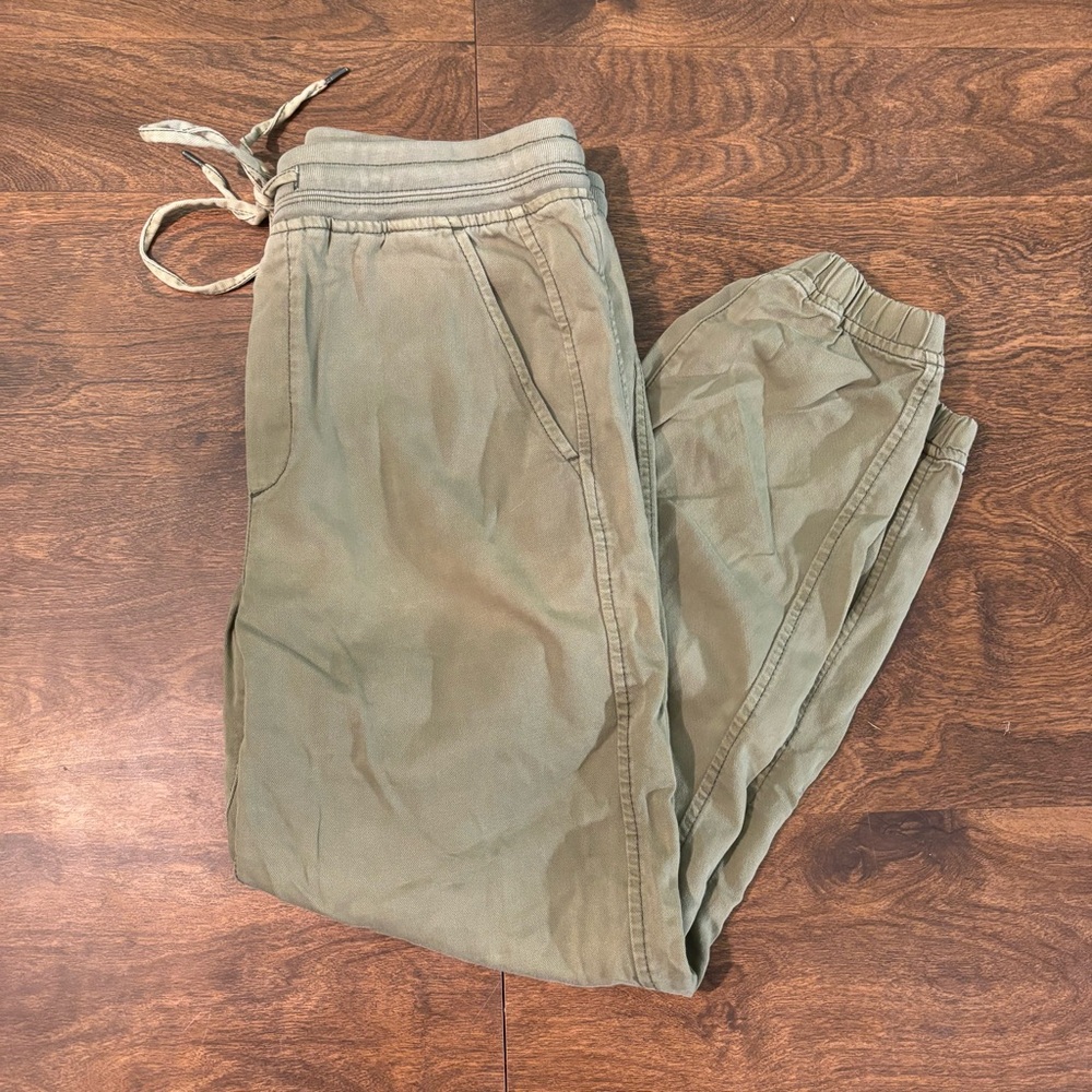 GAP Khaki Green Casual Pants